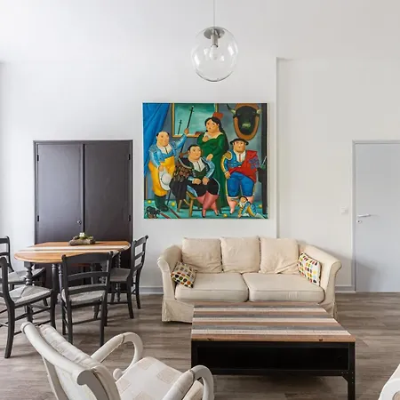 Guestready - Urban Escape Steps From The Action Appartement *