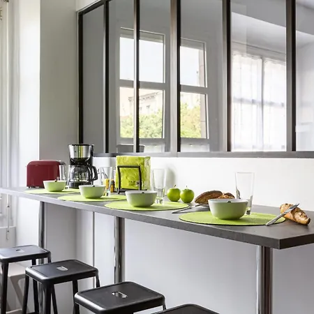 Guestready - Urban Escape Steps From The Action *