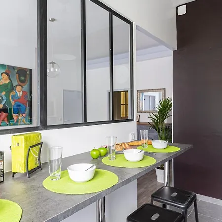 Daire Guestready - Urban Escape Steps From The Action *